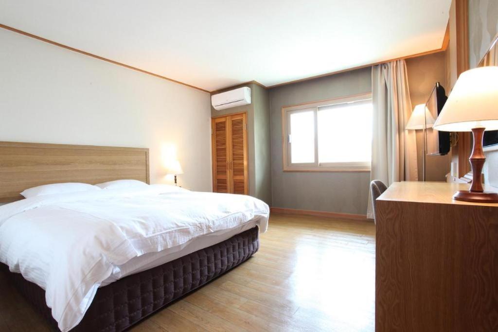 Diamond Hotel Kwangyang-dong Exterior photo